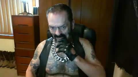 Snapshot of leathergreaser chatting on January 11, 7:16 pm leathergreaser online show from January 11, 7:16 pm