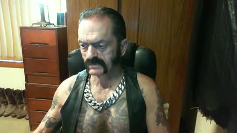 Snapshot of leathergreaser chatting on January 13, 7:31 pm leathergreaser online show from January 13, 7:31 pm