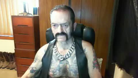 Snapshot of leathergreaser chatting on January 15, 7:34 pm leathergreaser online show from January 15, 7:34 pm