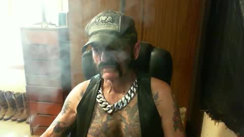 Snapshot of leathergreaser chatting on January 19, 4:54 am leathergreaser online show from January 19, 4:54 am