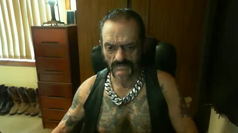 Snapshot of leathergreaser chatting on January 23, 5:56 am leathergreaser online show from January 23, 5:56 am