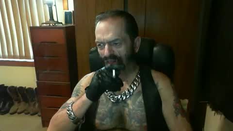 Snapshot of leathergreaser chatting on January 26, 9:07 pm leathergreaser online show from January 26, 9:07 pm