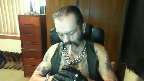 Snapshot of leathergreaser chatting on January 29, 10:01 pm leathergreaser online show from January 29, 10:01 pm