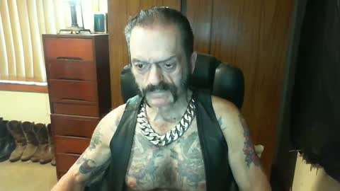 Snapshot of leathergreaser chatting on January 31, 8:11 am leathergreaser online show from January 31, 8:11 am