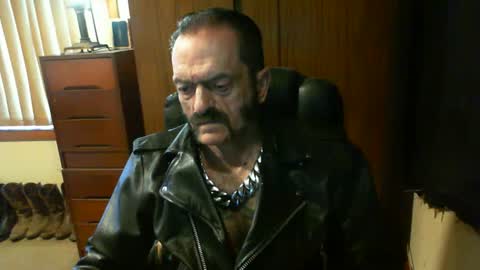Snapshot of leathergreaser chatting on February 3, 10:54 pm leathergreaser online show from February 3, 10:54 pm
