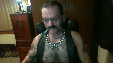 Snapshot of leathergreaser chatting on February 5, 6:04 pm leathergreaser online show from February 5, 6:04 pm