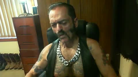 Snapshot of leathergreaser chatting on February 5, 9:07 pm leathergreaser online show from February 5, 9:07 pm