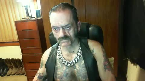 Snapshot of leathergreaser chatting on February 8, 7:05 pm leathergreaser online show from February 8, 7:05 pm