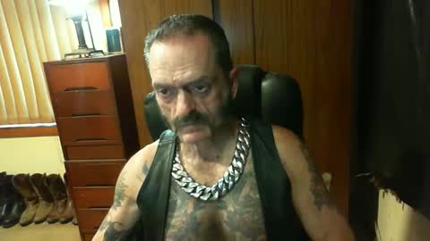 Snapshot of leathergreaser chatting on February 9, 7:49 am leathergreaser online show from February 9, 7:49 am
