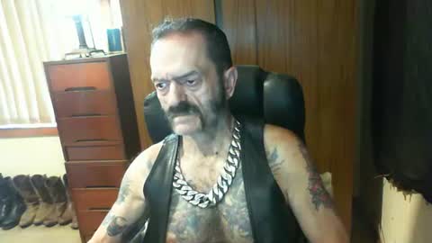 Snapshot of leathergreaser chatting on February 11, 9:46 pm leathergreaser online show from February 11, 9:46 pm