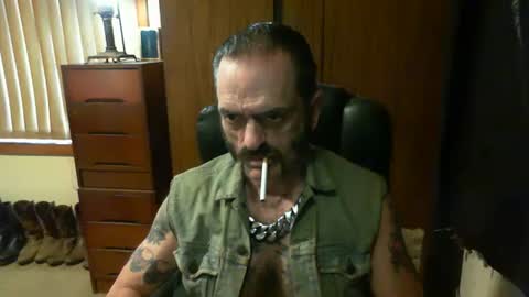 Snapshot of leathergreaser chatting on February 23, 7:33 am leathergreaser online show from February 23, 7:33 am