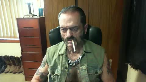 Snapshot of leathergreaser chatting on February 23, 10:53 pm leathergreaser online show from February 23, 10:53 pm