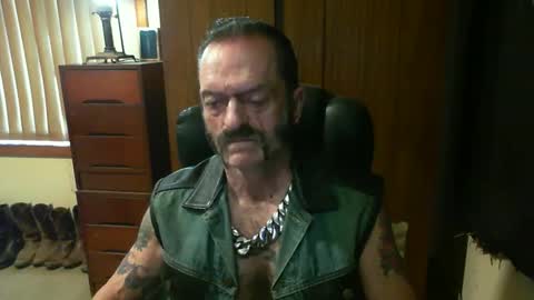 Snapshot of leathergreaser chatting on February 25, 12:03 am leathergreaser online show from February 25, 12:03 am