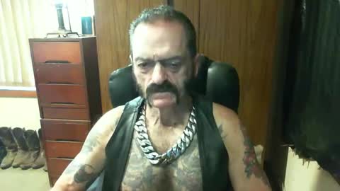 Snapshot of leathergreaser chatting on February 26, 10:53 pm leathergreaser online show from February 26, 10:53 pm
