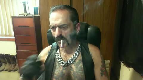 Snapshot of leathergreaser chatting on March 1, 10:10 pm leathergreaser online show from March 1, 10:10 pm