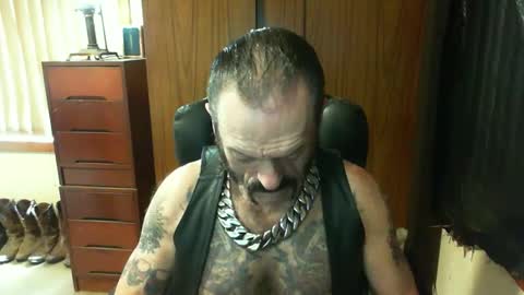 Snapshot of leathergreaser chatting on March 2, 3:24 am leathergreaser online show from March 2, 3:24 am
