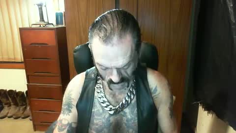 Snapshot of leathergreaser chatting on March 2, 5:47 pm leathergreaser online show from March 2, 5:47 pm