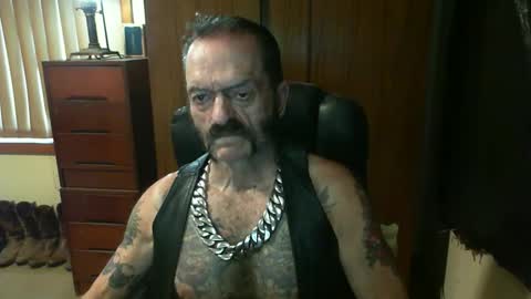 Snapshot of leathergreaser chatting on March 2, 8:50 pm leathergreaser online show from March 2, 8:50 pm
