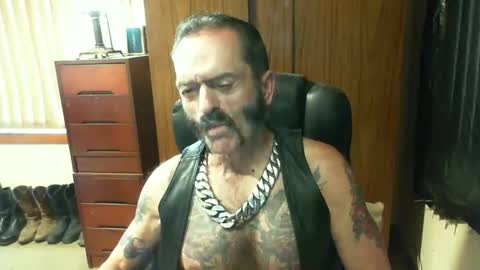 Snapshot of leathergreaser chatting on March 6, 2:19 am leathergreaser online show from March 6, 2:19 am