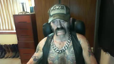 Snapshot of leathergreaser chatting on March 10, 10:45 pm leathergreaser online show from March 10, 10:45 pm