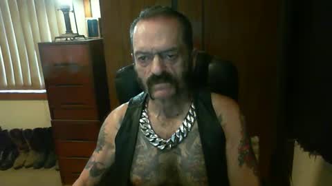 Snapshot of leathergreaser chatting on March 11, 8:42 pm leathergreaser online show from March 11, 8:42 pm