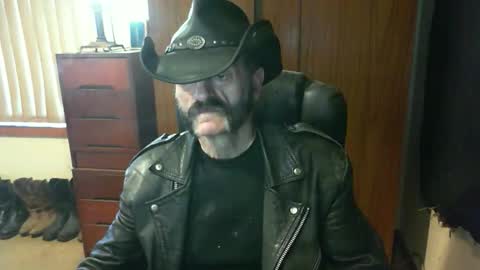 Snapshot of leathergreaser chatting on September 13, 9:14 pm leathergreaser online show from September 13, 9:14 pm