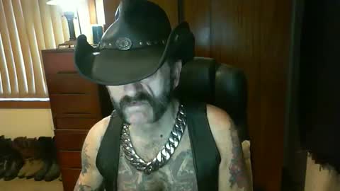 Snapshot of leathergreaser chatting on September 14, 8:41 pm leathergreaser online show from September 14, 8:41 pm