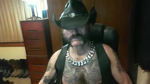 Snapshot of leathergreaser chatting on September 16, 12:17 pm leathergreaser online show from September 16, 12:17 pm
