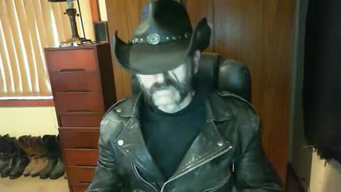 Snapshot of leathergreaser chatting on September 20, 8:32 pm leathergreaser online show from September 20, 8:32 pm