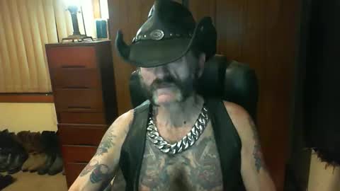 Snapshot of leathergreaser chatting on September 21, 8:38 am leathergreaser online show from September 21, 8:38 am