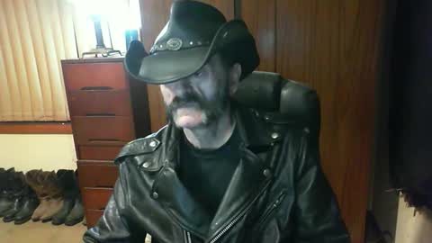 Snapshot of leathergreaser chatting on September 22, 5:26 pm leathergreaser online show from September 22, 5:26 pm
