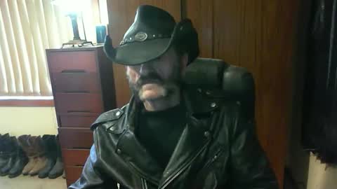 Snapshot of leathergreaser chatting on September 24, 1:09 am leathergreaser online show from September 24, 1:09 am