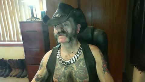 Snapshot of leathergreaser chatting on September 25, 2:04 am leathergreaser online show from September 25, 2:04 am
