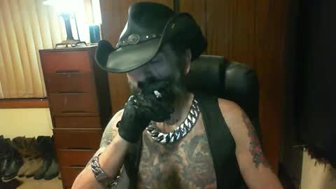 Snapshot of leathergreaser chatting on October 1, 5:41 pm leathergreaser online show from October 1, 5:41 pm