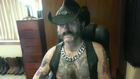 Snapshot of leathergreaser chatting on October 6, 12:08 am leathergreaser online show from October 6, 12:08 am