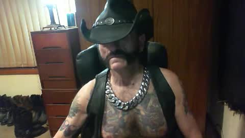 Snapshot of leathergreaser chatting on October 10, 3:44 pm leathergreaser online show from October 10, 3:44 pm