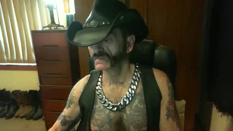 Snapshot of leathergreaser chatting on October 12, 8:08 pm leathergreaser online show from October 12, 8:08 pm