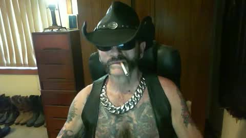 Snapshot of leathergreaser chatting on October 16, 2:01 am leathergreaser online show from October 16, 2:01 am