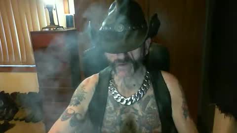 Snapshot of leathergreaser chatting on October 19, 7:25 pm leathergreaser online show from October 19, 7:25 pm