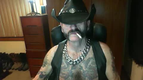 Snapshot of leathergreaser chatting on October 23, 1:21 pm leathergreaser online show from October 23, 1:21 pm