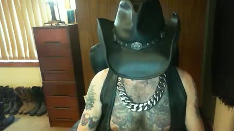 Snapshot of leathergreaser chatting on October 25, 9:53 pm leathergreaser online show from October 25, 9:53 pm
