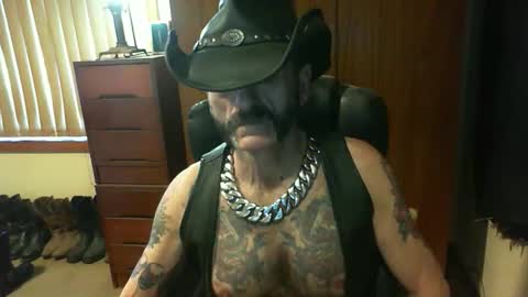 Snapshot of leathergreaser chatting on October 26, 8:04 pm leathergreaser online show from October 26, 8:04 pm