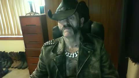 Snapshot of leathergreaser chatting on October 27, 9:41 pm leathergreaser online show from October 27, 9:41 pm