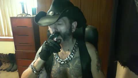 Snapshot of leathergreaser chatting on November 2, 8:33 pm leathergreaser online show from November 2, 8:33 pm