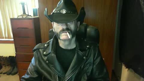 Snapshot of leathergreaser chatting on November 5, 8:31 pm leathergreaser online show from November 5, 8:31 pm