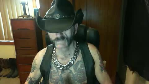 Snapshot of leathergreaser chatting on November 6, 7:59 pm leathergreaser online show from November 6, 7:59 pm