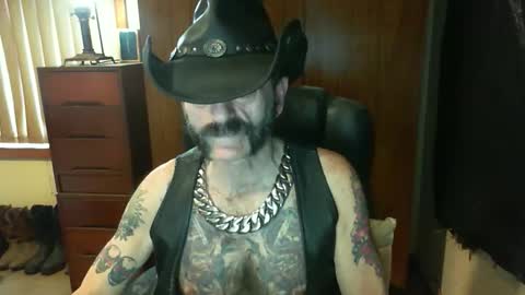 Snapshot of leathergreaser chatting on November 13, 9:03 pm leathergreaser online show from November 13, 9:03 pm