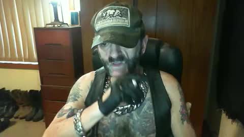 Snapshot of leathergreaser chatting on November 20, 8:30 pm leathergreaser online show from November 20, 8:30 pm