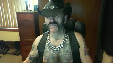 Snapshot of leathergreaser chatting on November 25, 7:14 pm leathergreaser online show from November 25, 7:14 pm