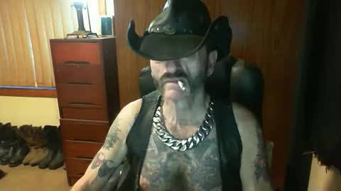 Snapshot of leathergreaser chatting on November 28, 6:43 pm leathergreaser online show from November 28, 6:43 pm